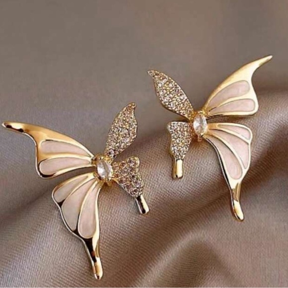 1 Pair Petite Diamond Inlaid Butterfly Minimalist Simple Stud Earrings - Picture 1 of 2